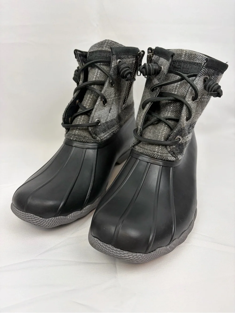 Sperry Saltwater Plaid Wool Blend Duck Boots Size 8.5 Charcoal